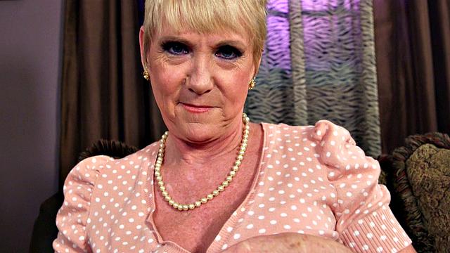 Honey Ray Fucks Her Pot