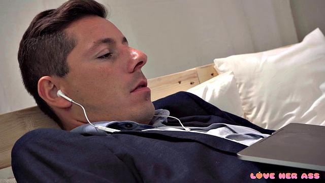 Horny Girlfriend Ass Vs Work Meeting