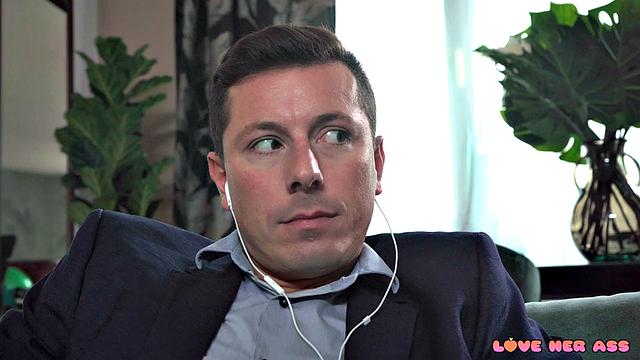 Horny Girlfriend Ass Vs Work Meeting