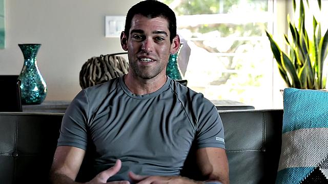 Amateur solo masturbates indoors after shower