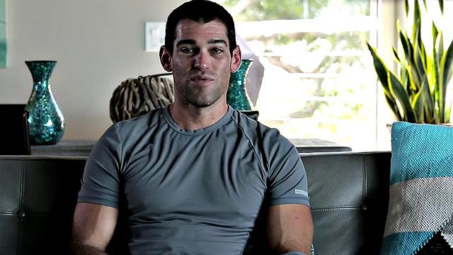 Amateur solo masturbates indoors after shower