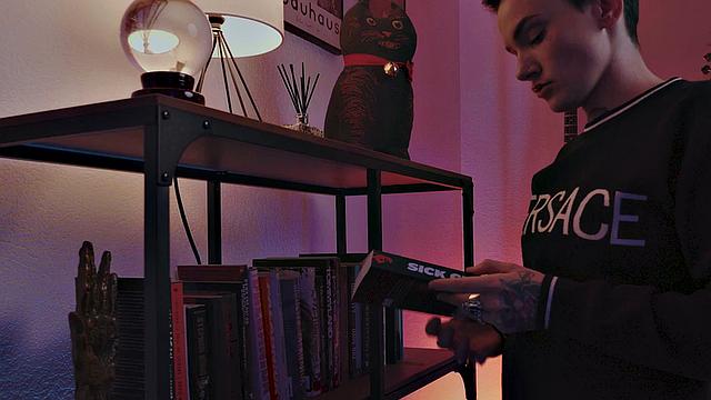 Lesbian 21yo pussylicked by busty inked GF with bigass