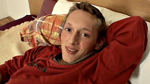 Jacking Off With Smooth Uncut Veso - Veso