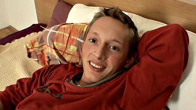 Дрочка гладким необрезанным Весо - Весо