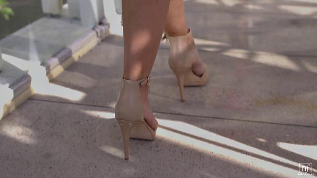 Dames And Diamonds - S22:E12