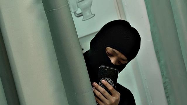 Idol Minnie Blackmailed By Her Manager