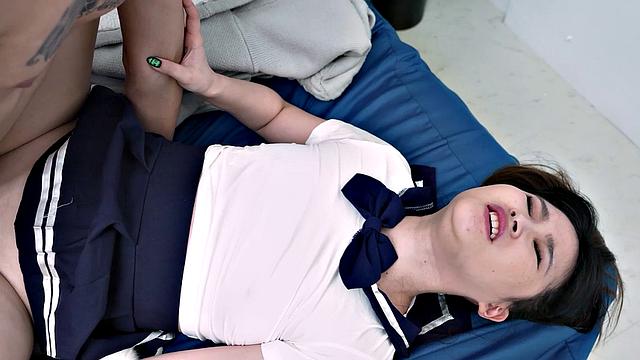 Idol Minnie Blackmailed By Her Manager