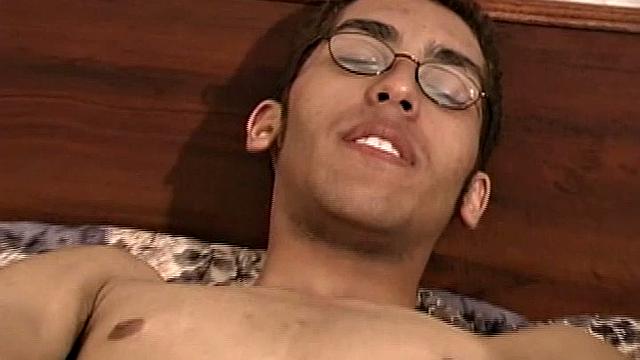 This skinny 19 year old nerd boy with a nasty mouth strips down and hops on the bed for a solo jack off. Zander Lee fingers himself, while stroking his cock, and after a nice long show he finally pumps out a load onto his tummy.