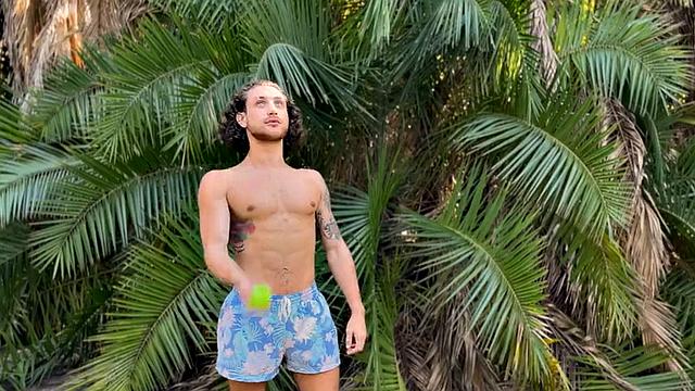 Amateur eager jock with tattoos jerks cock on casting