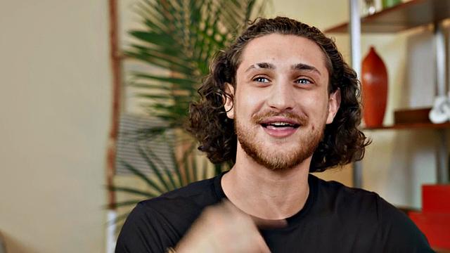 Amateur eager jock with tattoos jerks cock on casting