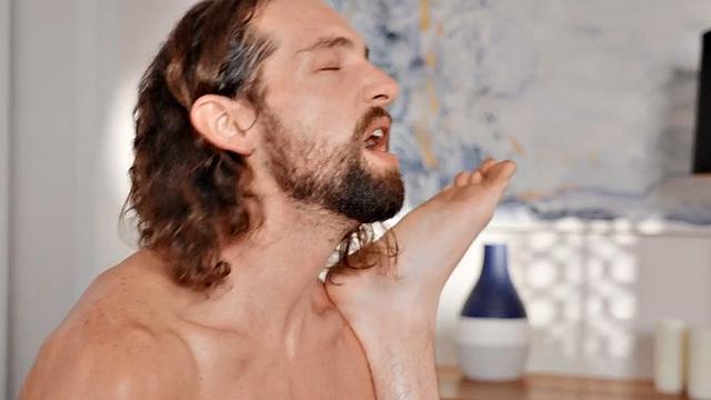 Tattooed amateur bottom barebacked and jizzed in sex