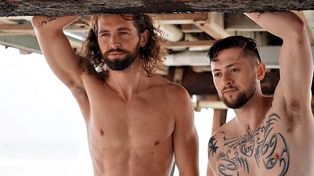 Tattooed amateur bottom barebacked and jizzed in sex