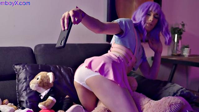 Skinny 21yo femboy with purple wig barebacked by a stud