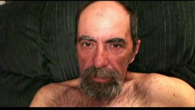 бородатый гей-старик получает по полной и кончает мощно