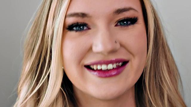 Cockhungry babe pounded in doggystyle begging for cum