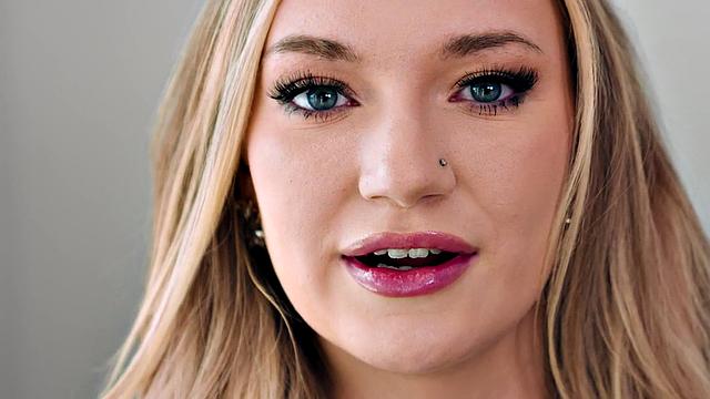 Cockhungry babe pounded in doggystyle begging for cum