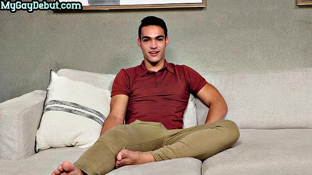 Handsome twunk with huge cock solo show