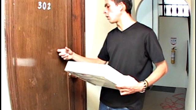 Делвис и Пабло: латиносы трахаются без резины и стебут друг друга