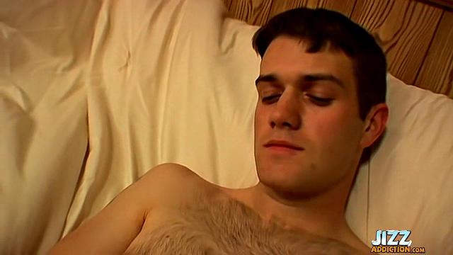 Брайс Корбин ест сперму натуралов - Брайс Корбин