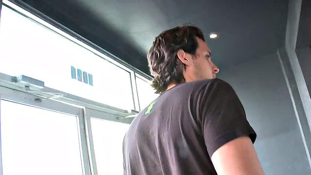 Baited guy enjoys gay gloryhole