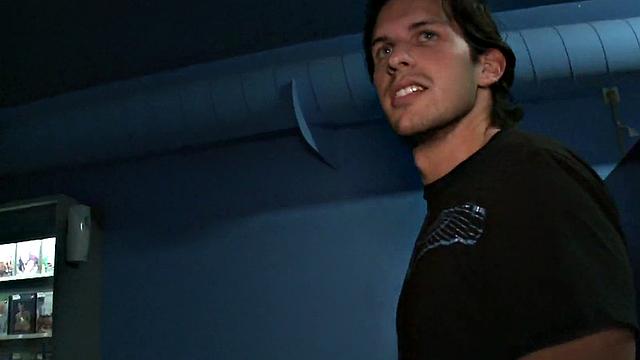 прямолинейный парень у глори-смех сквозь дырку, ориентация в смятении