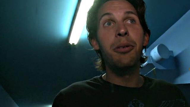 Baited guy enjoys gay gloryhole