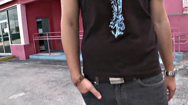 Baited guy enjoys gay gloryhole