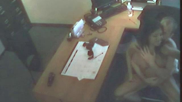 Girlfriend gets pounded and licked