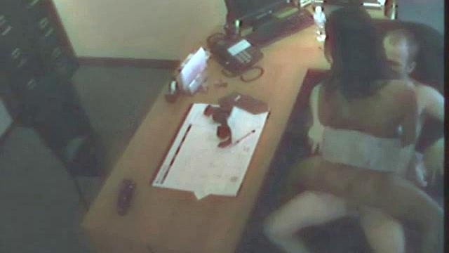 Girlfriend gets pounded and licked