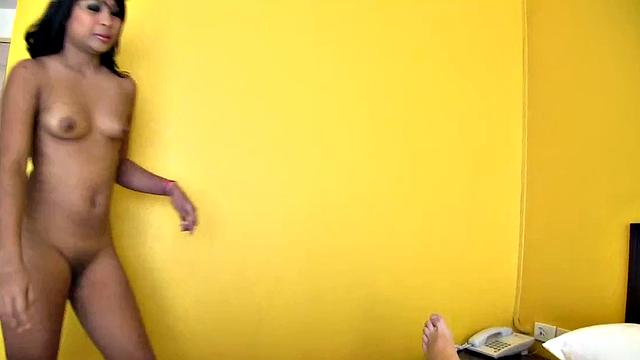 Sonya & 6 Asian Girls Gone Wild