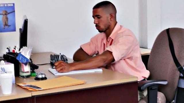 Bareback office threesome with a tattooed hunk and his glasses-wearing amateur friend