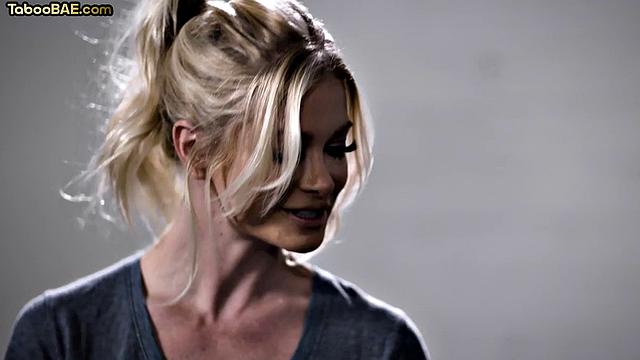 Stunning milf pussyeating sexy bae