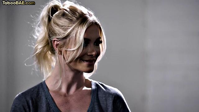 Stunning milf pussyeating sexy bae