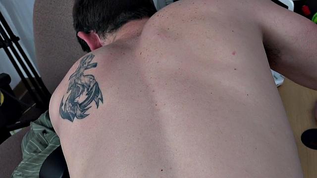 IR amateur stud fucked bareback by Black gay in office