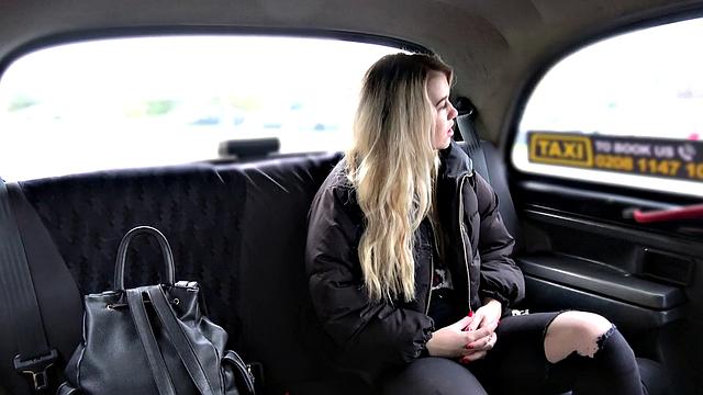 Blonde cutie in tight car gets kinky with rough sex in the backseat