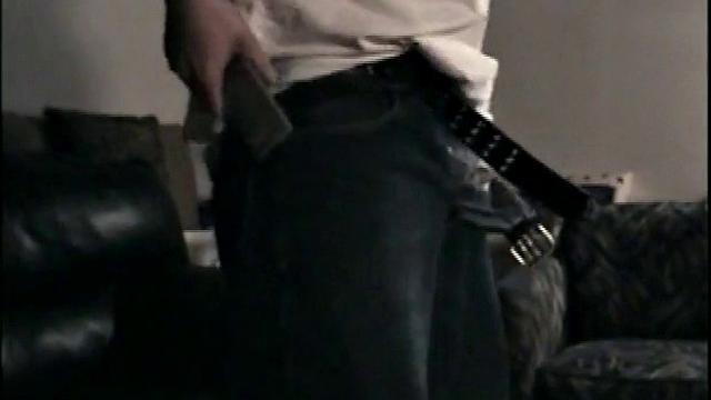 Маршалл клянется, что натурал, но хуй сосёт с интересом