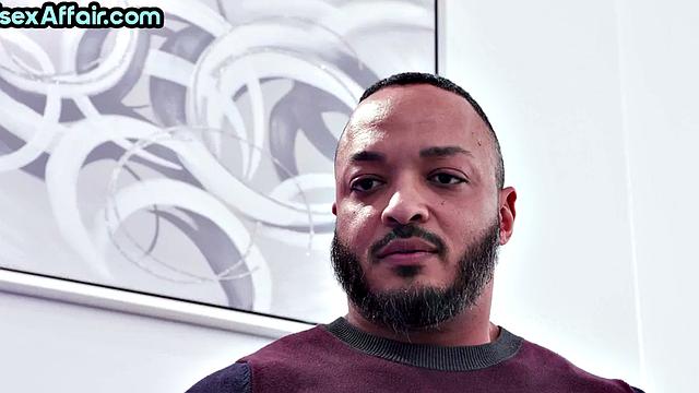 Cute bisex babe pussylicked while BF gets IR assfucked