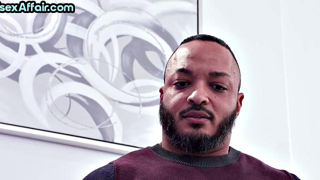 Cute bisex babe pussylicked while BF gets IR assfucked