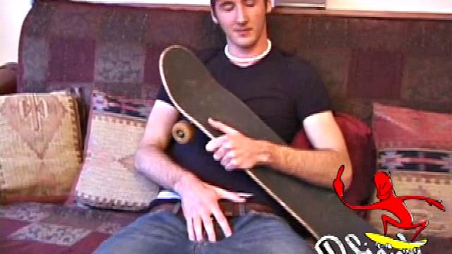 Майкл Уайтвуд дрочит и шутит о своём мастерстве перед камерой