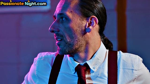 Рыжая милфа с большой грудью устроила глубокий минет до горячего секса, ну а что ещё делать в белье?