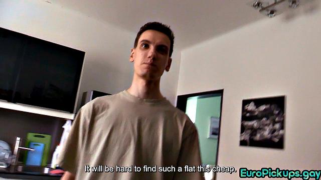 Pulled stud gives stunning blowjob