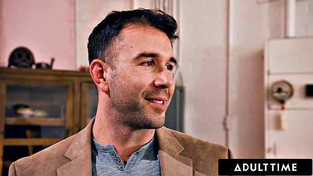 Рыжая свингерша Скарлетт Мэй трахается с лучшим другом мужа при нем