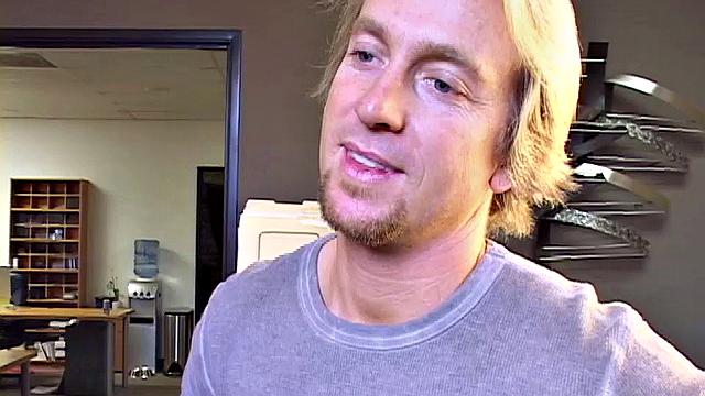 сисястая пришла мыть окна, а ушла после оргии на столе