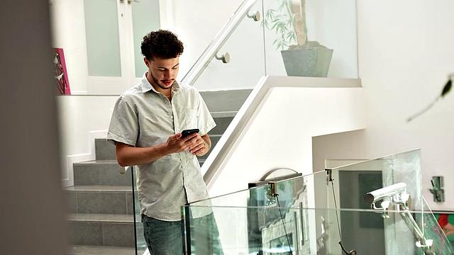 Ailee Anne jumps out of the shower and onto her friend's cock