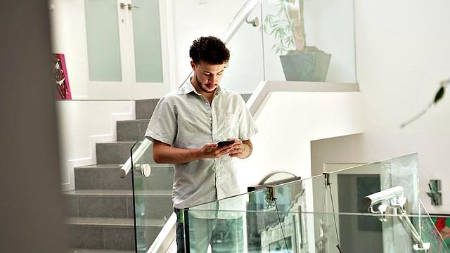 Ailee Anne jumps out of the shower and onto her friend's cock