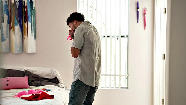 Ailee Anne jumps out of the shower and onto her friend's cock