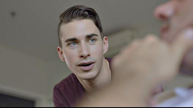 мануэль скай трахает джейка нобелло в жопу, тот дрочит и кончает