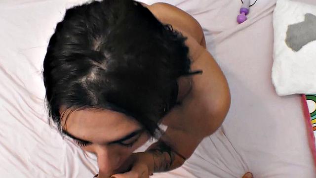 Cockhungry babe got pussypounded after deepthroat