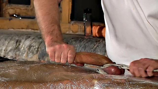Связали и довели до оргазма - Люк Десмонд и Себастьян Кейн