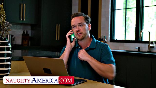 Graycee Baybee решает проверить, возьмет ли она в рот стояк папаши подруги, ну чисто ради науки, конечно же.